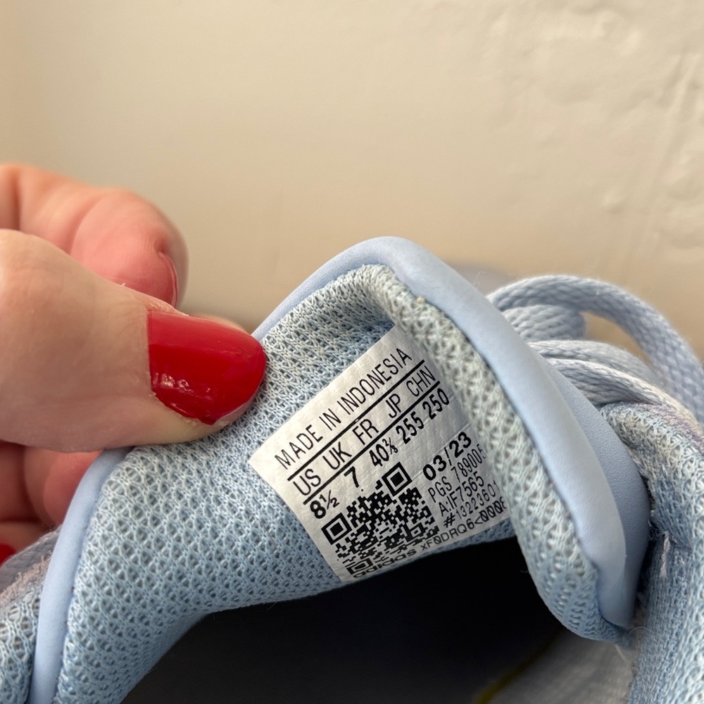 Adidas • Suede Sneakers - Picture 5 of 8